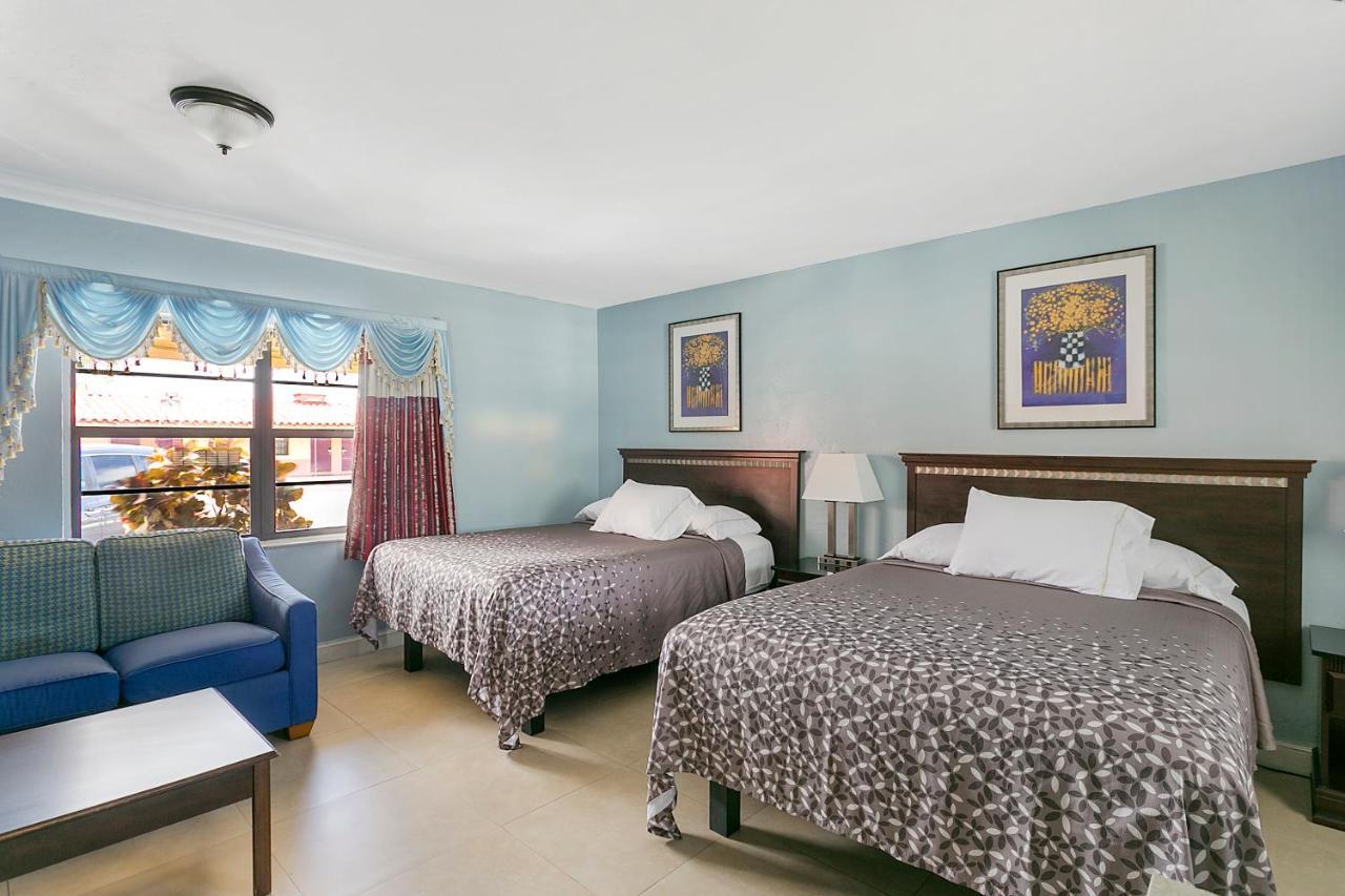 Deluxe Inn デイニア・ビーチ エクステリア 写真